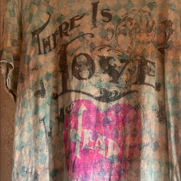 Magnolia Pearl Multicolor Graphic Tee - Picture 7 of 8